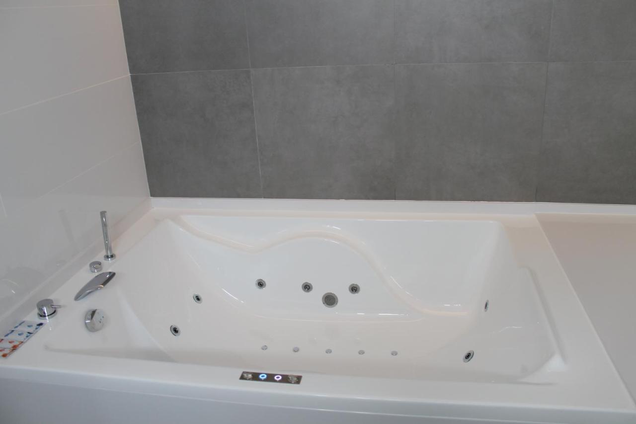 Hotel Hollywood Cangas do Morrazo Εξωτερικό φωτογραφία